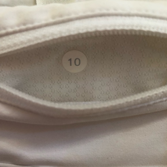 NWT  Lululemon Speed Shorts HTF Rare size 10 - Picture 4 of 4